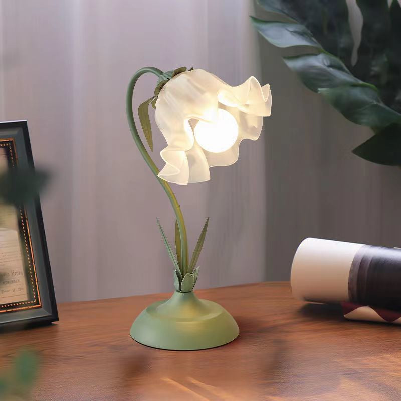 New Butterfly Bedroom Bedside Desk Flower Table Lamp Ins Style Fresh Gift for Girls Reading Lamp Wholesale