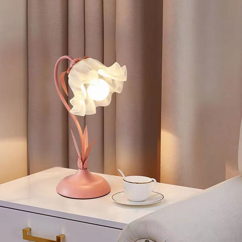New Butterfly Bedroom Bedside Desk Flower Table Lamp Ins Style Fresh Gift for Girls Reading Lamp Wholesale