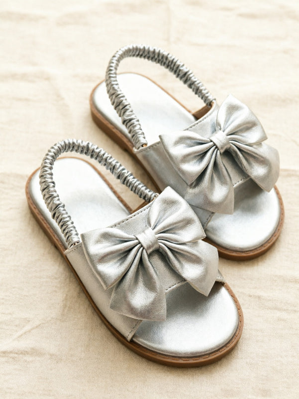 2026 Summer Girls’ Two-Way Sandals with Bow Details, Slip-On Slides with Ankle Strap, Soft Sole Anti-Slip Versatile Princess Shoes for Everyday Wear