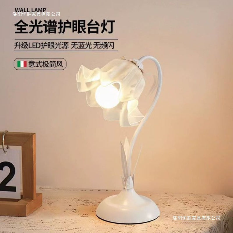 New Butterfly Bedroom Bedside Desk Flower Table Lamp Ins Style Fresh Gift for Girls Reading Lamp Wholesale