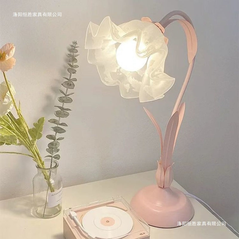 New Butterfly Bedroom Bedside Desk Flower Table Lamp Ins Style Fresh Gift for Girls Reading Lamp Wholesale
