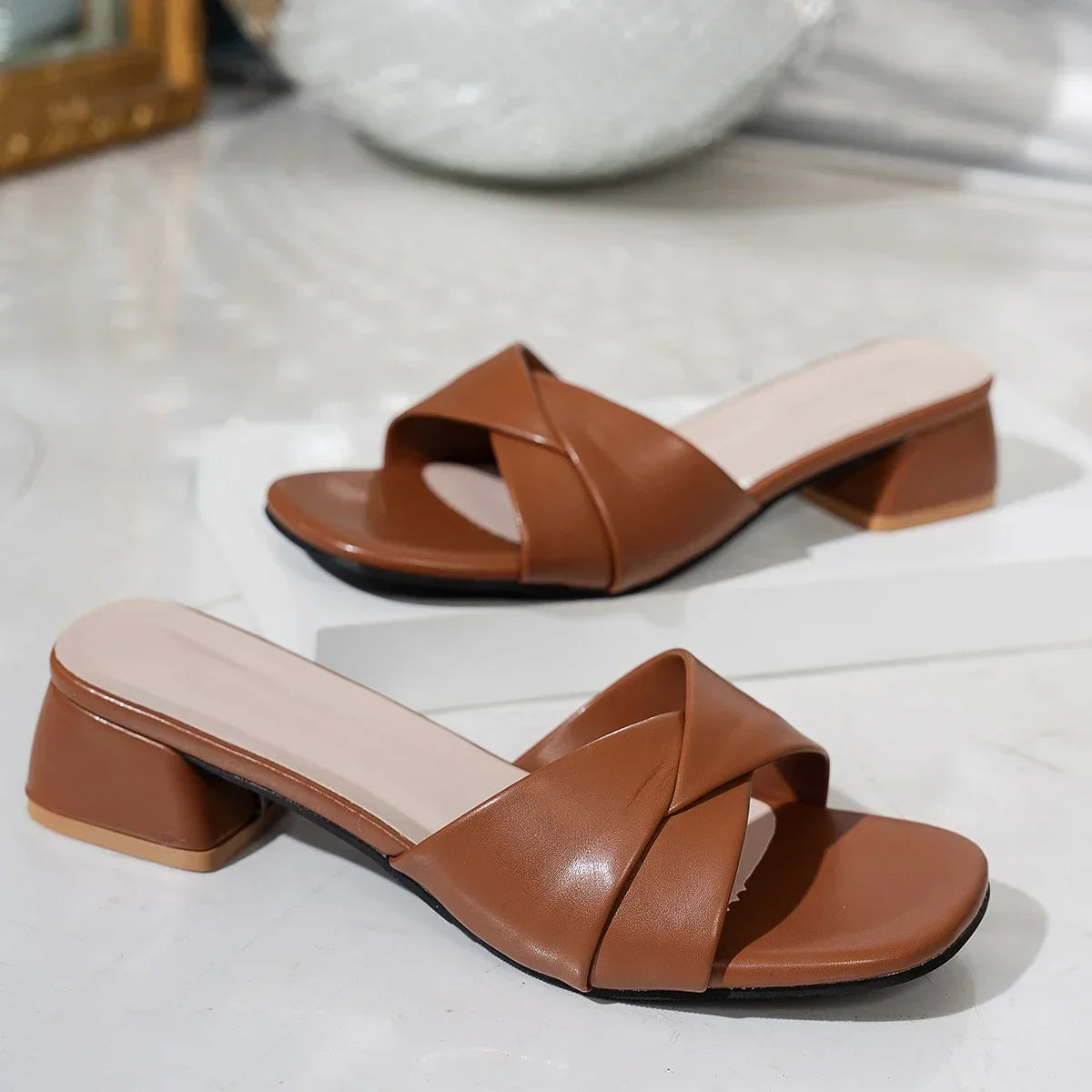 New Fashion Open Toe Solid Color Simple Leather Surface Versatile Candy Color Large Slippers Square Heel Shoes Women