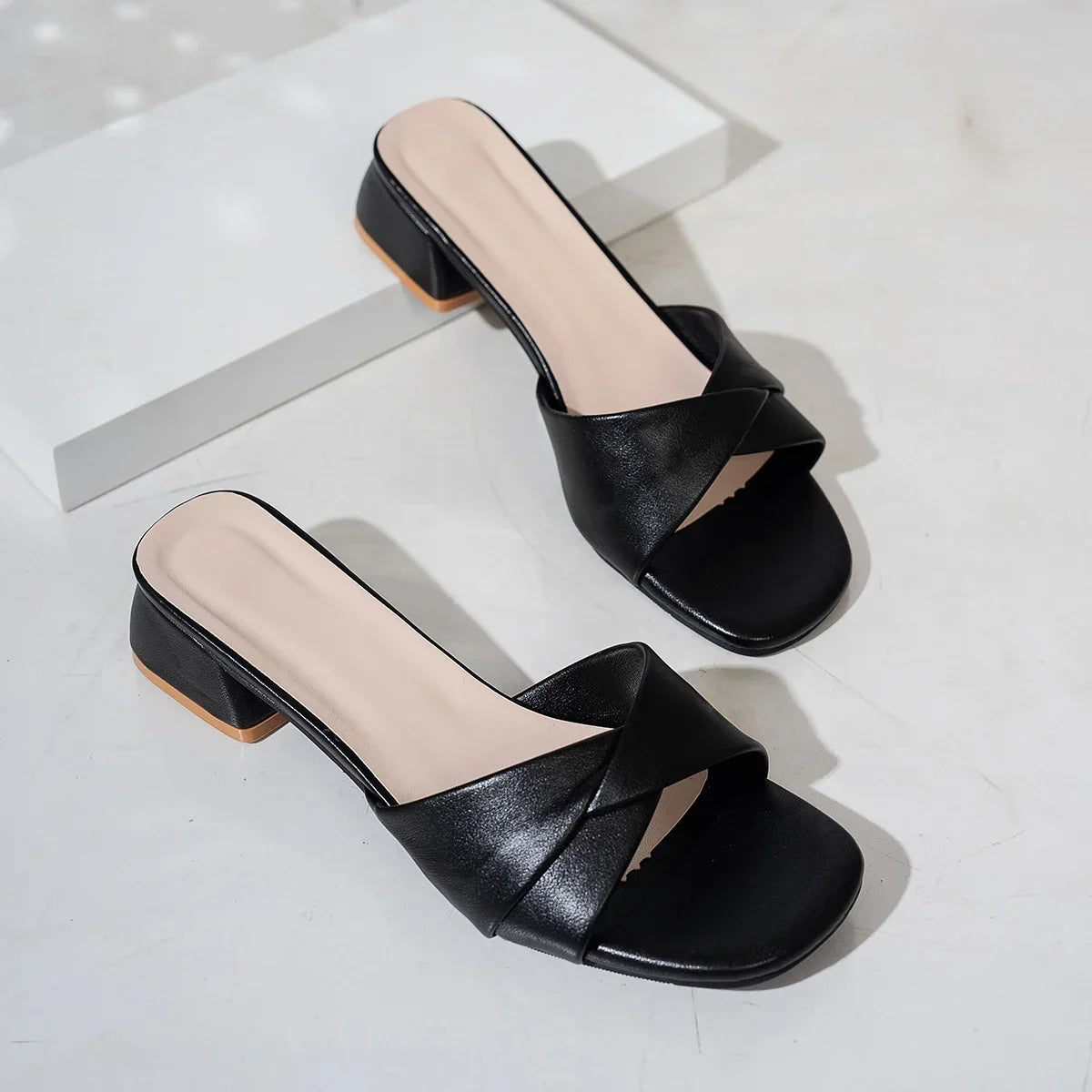 New Fashion Open Toe Solid Color Simple Leather Surface Versatile Candy Color Large Slippers Square Heel Shoes Women