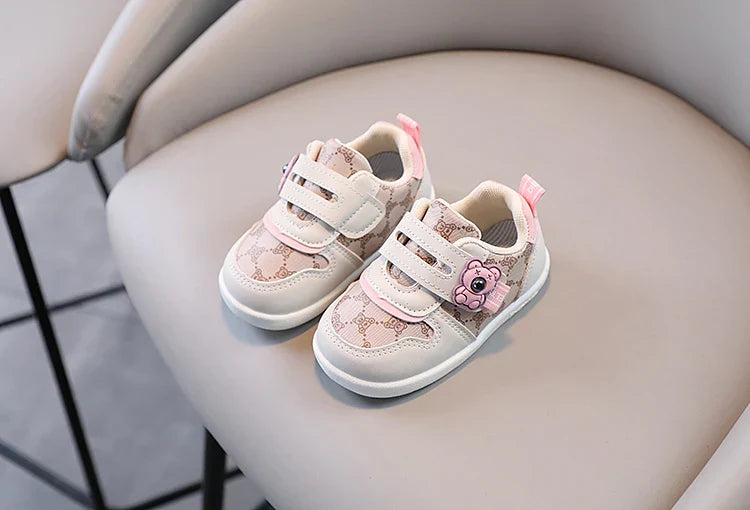 1 pairs Baby Shoes Spring New Baby Soft Sole Versatile  kid's Walking Shoes Little Bear Girls Sports Shoes Cartoon Casual Shoes