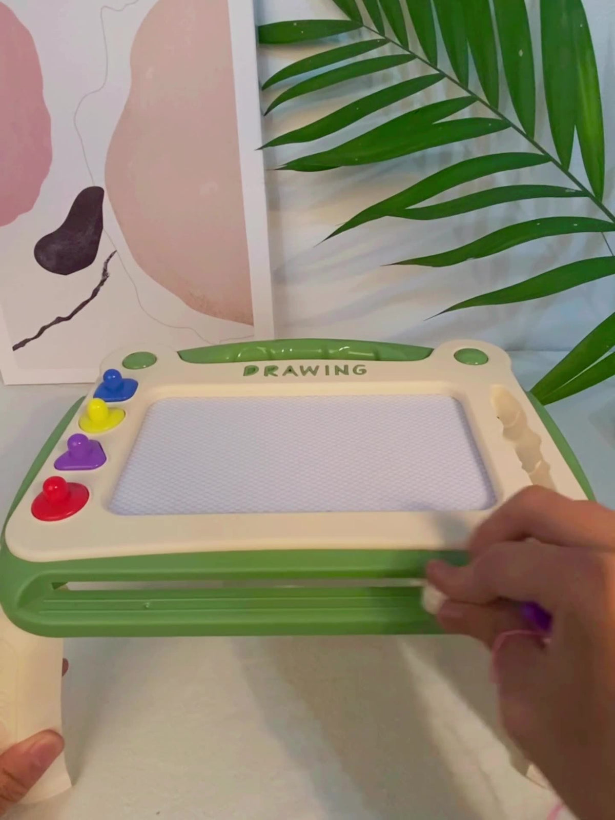 Cross-border children's toys four-color magnetic drawing board children's graffiti drawing board kindergarten writing board toys 0-3-6