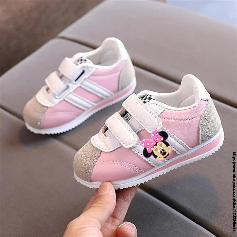 Kids Sport Shoes Mickey Minnie Shoes Girls Sneakers Tenis Infanti Breathable Antislip Children Duck Shoes Chaussure Enfant